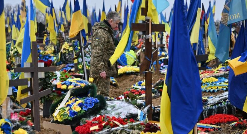 Hárman meghaltak egy éjszakai dróntámadásban Kijev térségében