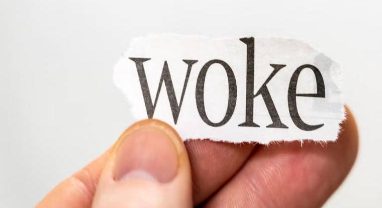 Mit jelent igazából a woke kifejezés?