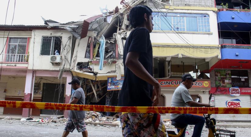 15 ember meghalt, rengetegen megsérültek a földrengés során Ecuadorban