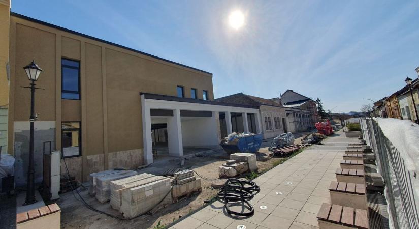 Kedvezmény miatt is vonzó lehet az esztergomi piacon árulni