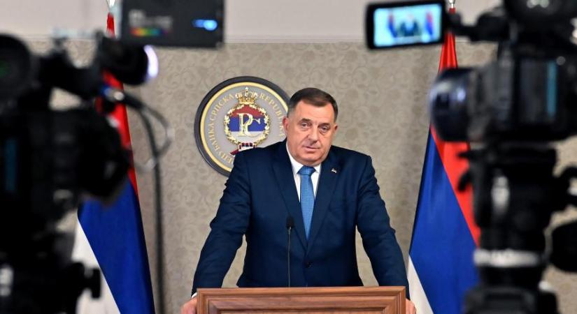 Szijjártót méltatta az „arrogáns amerikaiakkal” szemben a boszniai Szerb Köztársaság elszakadásán fáradozó Dodik