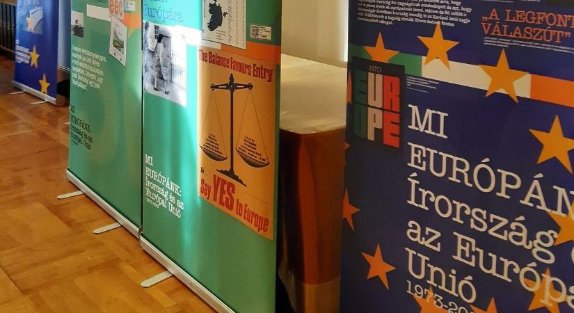 Kiállításon Írország 50 éves EU-tagsága
