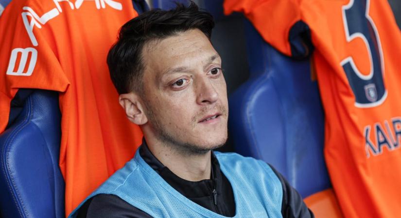 Özil 34 évesen úgy döntött, felhagy a futballal