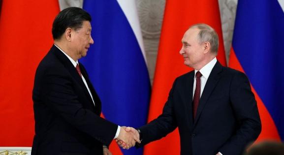 Kreml: az orosz és a kínai államfőnek esze ágában sem volt a béketervről beszélgetni