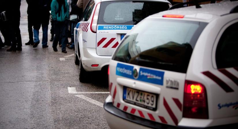 Szolgálaton kívüli rendőrt zaklattak Pécsen