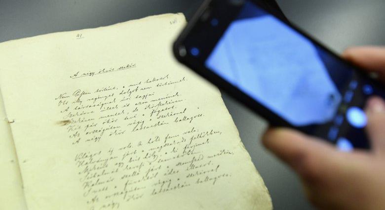 Több száz Petőfi-kézirat vált elérhetővé online