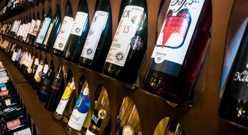 Méltán lehetünk büszkék: közel száz magyar bort díjaztak a rangos külföldi versenyen