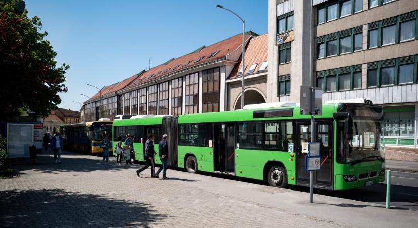 Húsz százalékos emelést alkudtak ki a buszsofőrök Pécsen