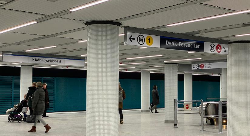 Füstpróbákat tartanak a 3-as metró két állomásán