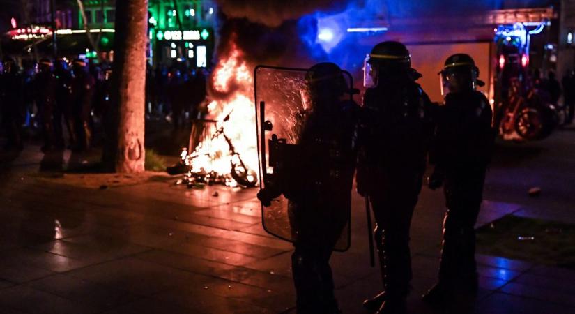 12 ezer rendőr biztosítja majd az újabb francia tiltakozásokat