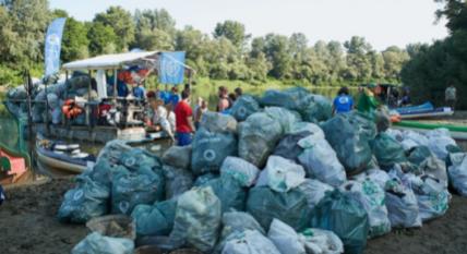 Több száz tonna hulladékot gyűjtöttek össze Ukrajnában