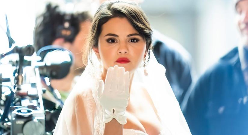 Selena Gomez titokban megházasodott? Döbbenetes lesifotók kerültek ki az énekesnőről