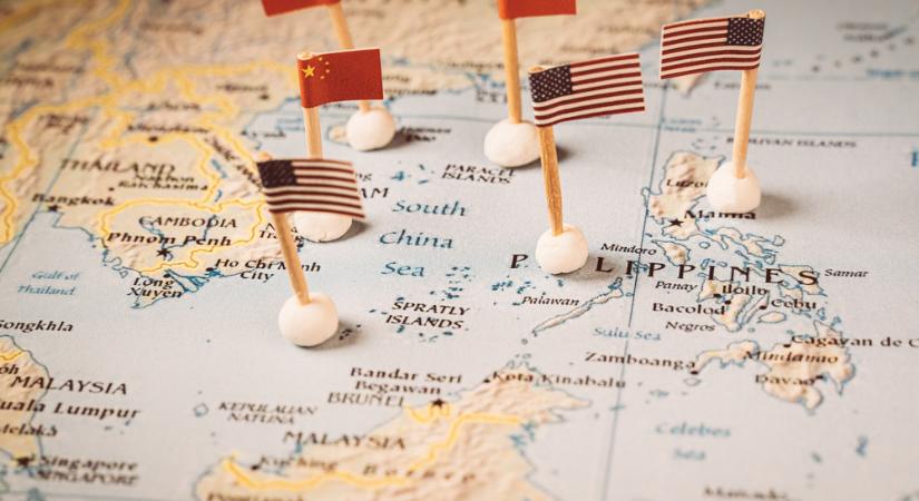 Kína távozásra szólított fel egy amerikai rombolót a Dél-kínai-tengeren
