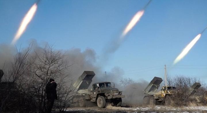 Többen meghaltak orosz támadásban a kelet-ukrajnai Donyeck megyében