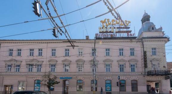 Elkezdte főtéri épületének a felújítását a Sapientia Alapítvány Kolozsváron