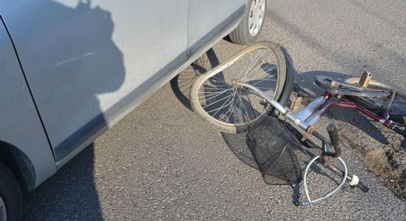 Csak egy elgörbült kerekű bicikli maradt a helyszínen az öcsödi gázolás után