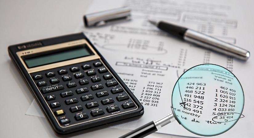 Külföldről származó megbízási és felhasználói díj: különbségek az adó- és járulékfizetési kötelezettségekben