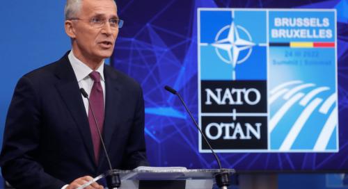NATO főtitkár: Ukrajna jelenleg a nyugati gyártókapacitást meghaladó lőszert használ el