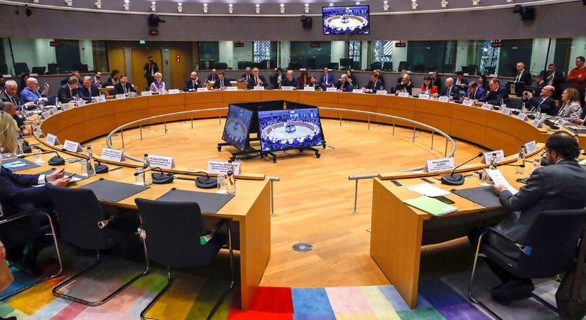 EU-csúcs: hamarosan kiderül, egymásra borítja-e az asztalt Berlin és Párizs