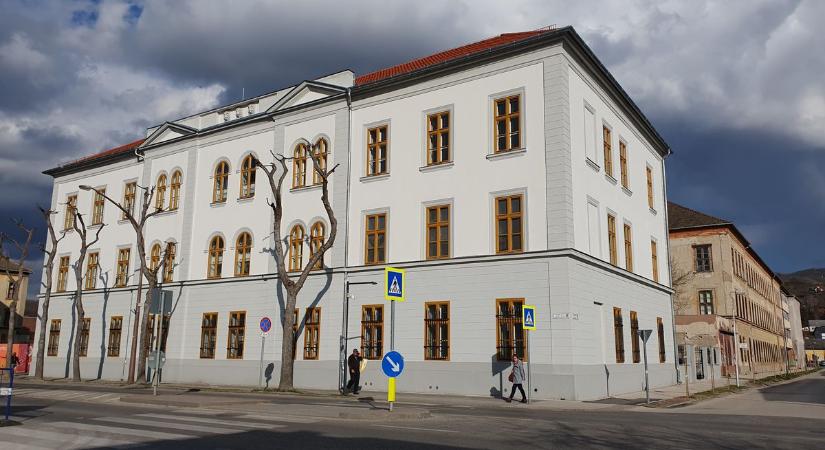 Kevesebb lakást építenek a megyei jogú városokban - itt van, mi a helyzet Esztergomban