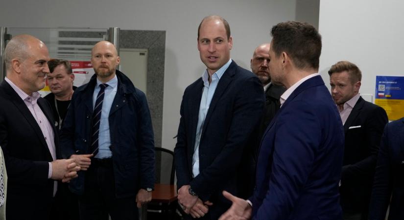 Meglepetéslátogatást tett Vilmos herceg az ukrán-lengyel határnál