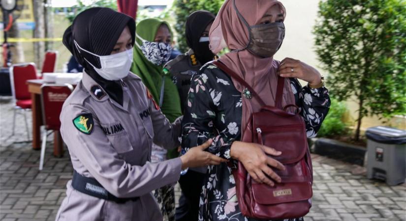 Engedélyezték a pert az indonéziai köhögés elleni szirupos halálesetek ügyében