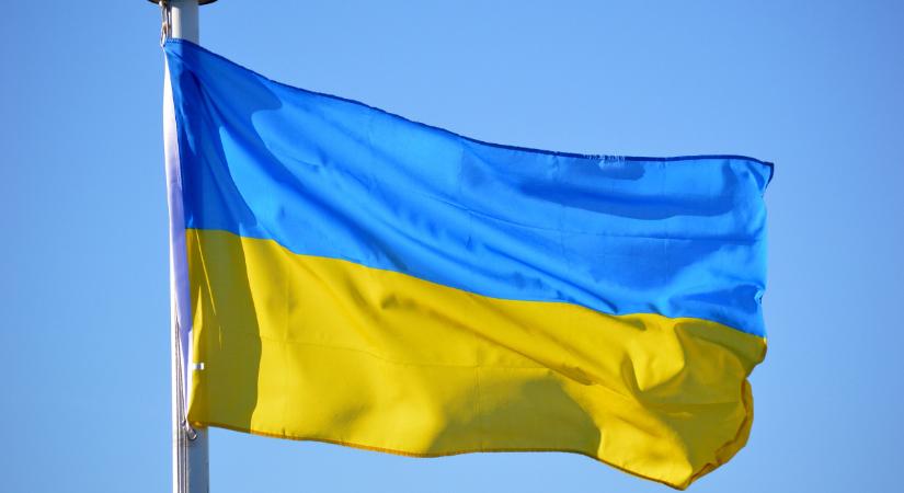 Kitűztek egy ukrán lobogót egy krími rádiótoronyra
