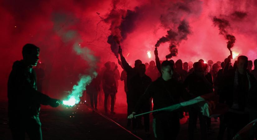 Elképesztő hangulatban vonultak a magyar szurkolók a válogatott idei első meccsére - képek