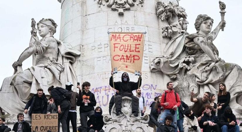 Brutális videók a francia tüntetésekről, a demonstrálok egyhamar nem hagyják el az utcákat
