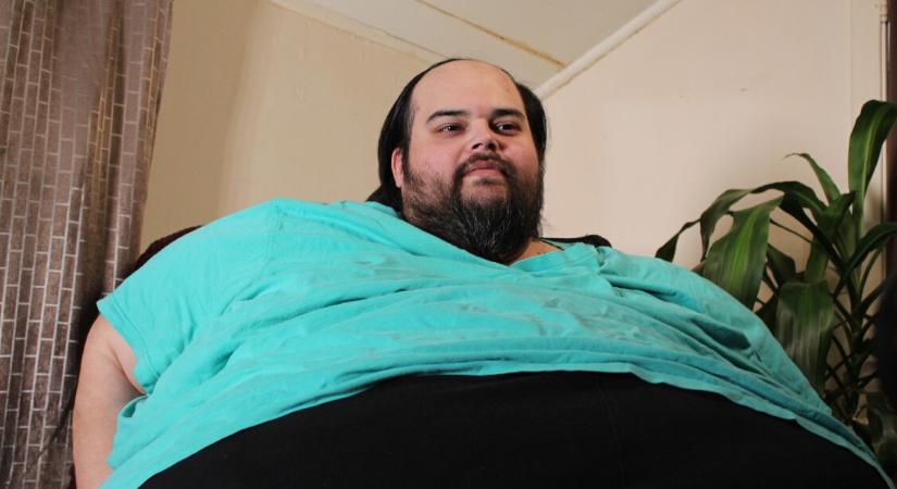 Szexuálisan zaklatták kisgyerekként, az evésbe menekült a 320 kilós férfi