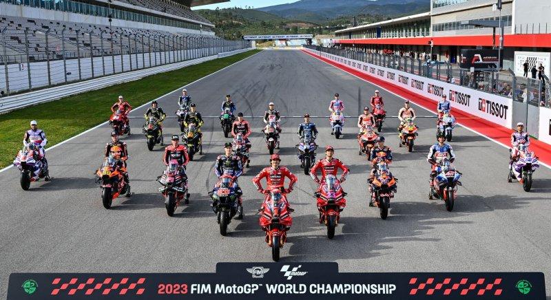 Osztály, vigyázz: elkészült a MotoGP-sek év eleji csoportképe
