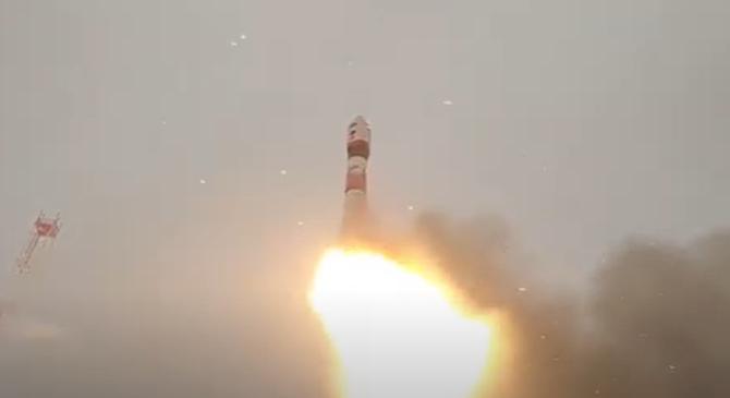 Mire készülnek? Titokzatos katonai műholdat helyeztek föld körüli pályára az oroszok – videó