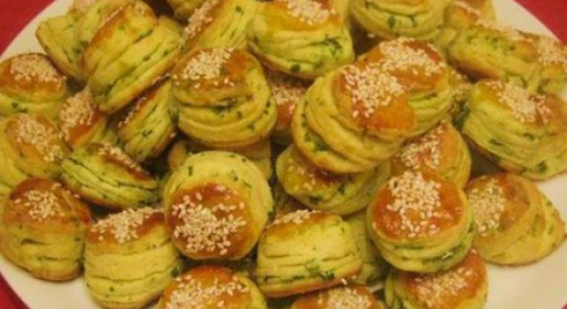 Burgonyás-medvehagymás pogácsa