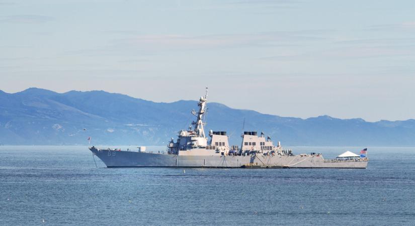 Ismét kínai felségvizekre hajózott be az amerikai romboló – elküldték