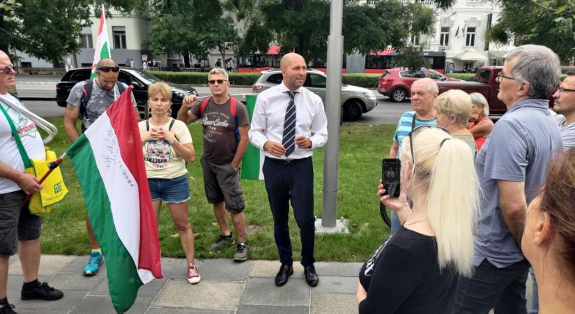 Vádat emeltek a traktoros tüntetést szervező Szabó Bálint ellen