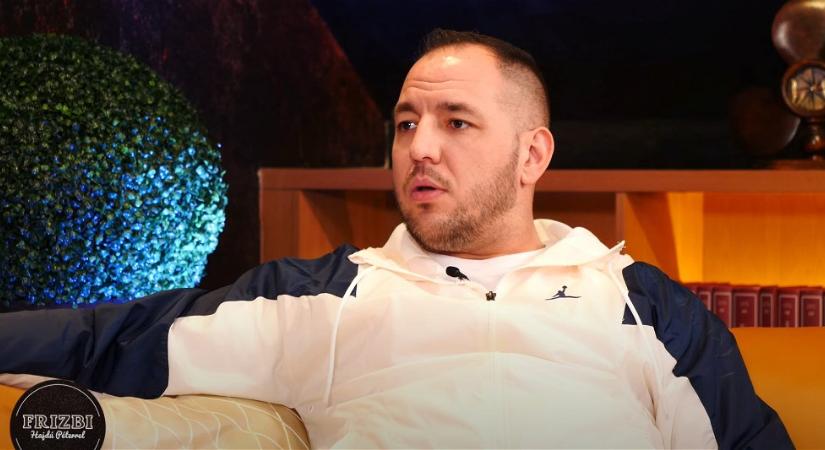 Curtis házat vásárolt, még kertésze is lesz