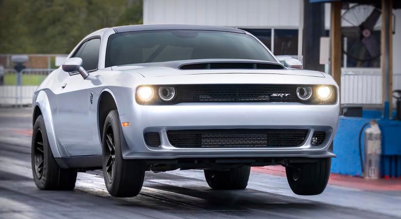 1040 lóerővel búcsúzik a Dodge Challenger Demon