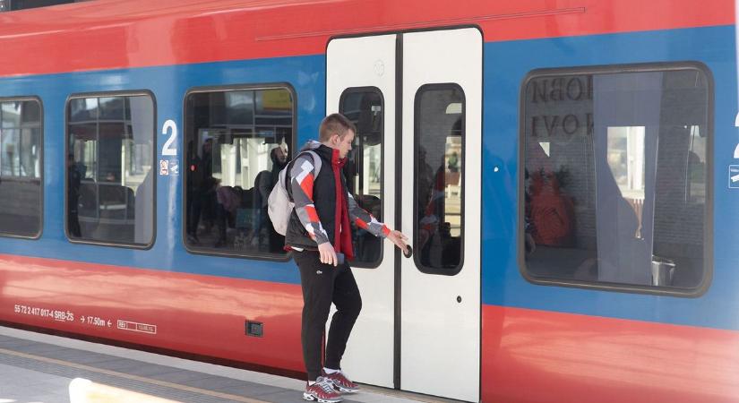 Száguld a Budapest-Belgrád vasút Szerbiában