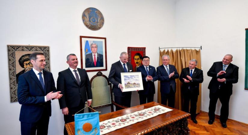 Ünnepséget tartottak a karcagi kazah konzulátus alapításának évfordulóján