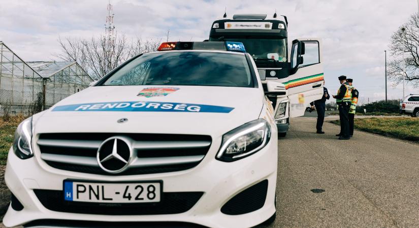 Gyorshajtó és szabálytalanul előző tehergépkocsikra csaptak le Csongrád-Csanád vármegyében