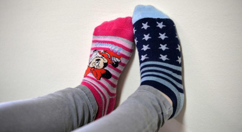 Kazincbarcikán is feltűntek a színes zoknik a Down-szindróma világnapján