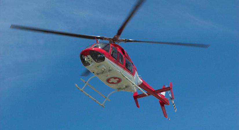 Hatalmas robbanás Szigetszentmiklóson: mentőhelikopter is érkezett a helyszínre