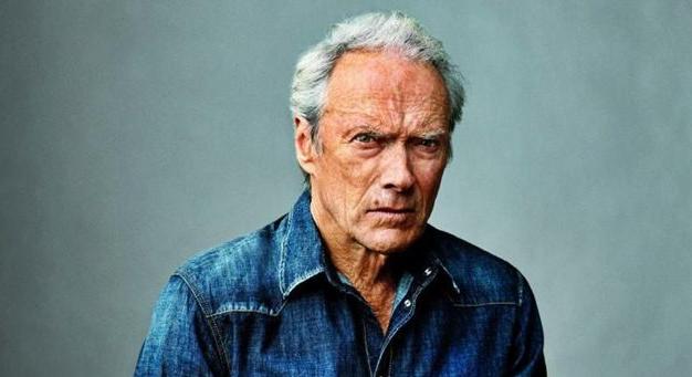 50 évvel ezelőtti, rasszistának tűnő megszólalásáért került tűz alá a 92 éves Clint Eastwood