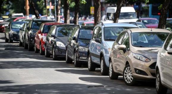 Jövő hétre halasztotta a kormány a gépjárműbiztosítások árának ideiglenes befagyasztását