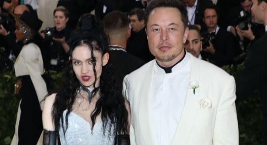 Y-ra változtatta Elon Muskkal közös gyereke nevét Grimes