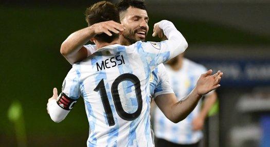 Agüero szerint ennyi esély van Messi Barcelonába való visszatérésére