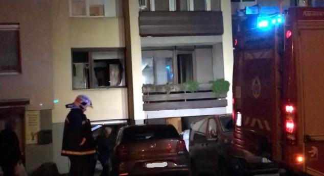 Két embert kellett kimenteni egy lakástűzből Debrecenben