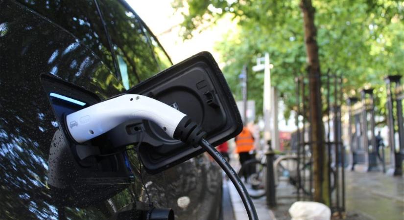 Riasztó mértékben „tekergetik” a használt elektromos autók kilométeróráját