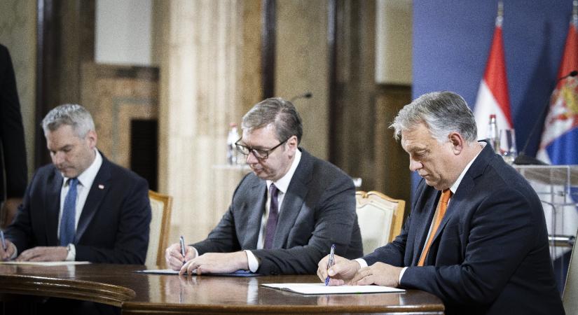 Orbán Viktor Belgrádba utazott