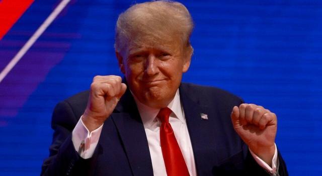 Trump megfenyegette az ellene induló republikánus politikus embereit
